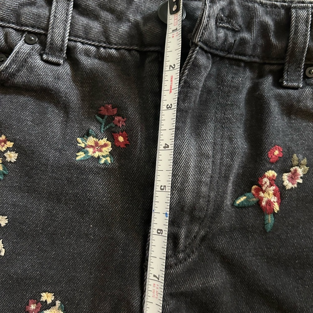 Black Denim embroidered Jean shorts - Picture 7 of 8